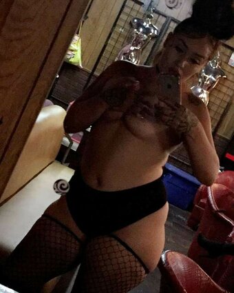 badwhytebitch Nude Leaks Photo 8