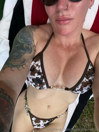 baileytherefree Nude Leaks Photo 27