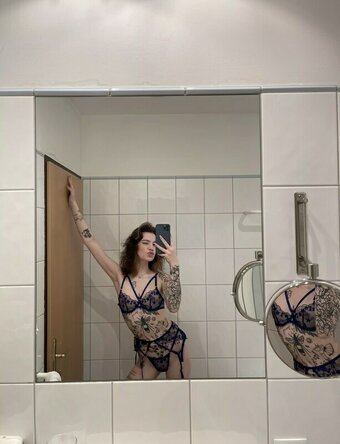 barbaraaara / 6XloveX9 / https: / juicyjulz20 / juliamitchel Nude Leaks Photo 2