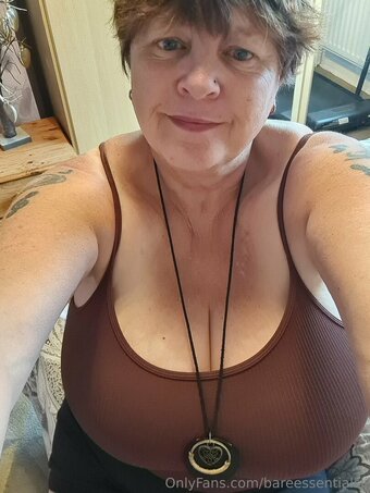 bareessentialsjj Nude Leaks Photo 5