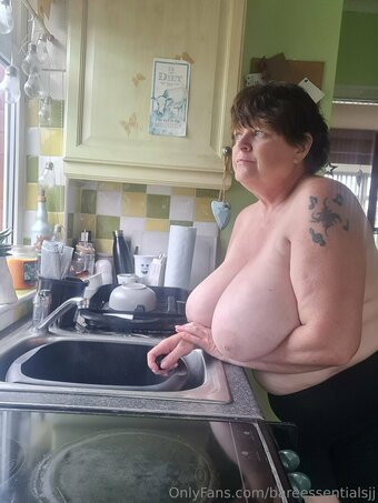 bareessentialsjj Nude Leaks Photo 11