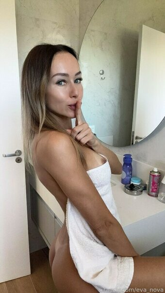 BareWhimsy_ / Leya Nova / eva_nova / leyaanovaa Nude Leaks OnlyFans Photo 3