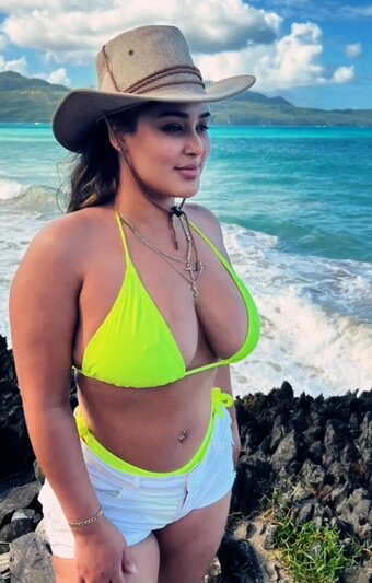 Bartender / jinna_bp / jinnabp Nude Leaks OnlyFans Photo 24