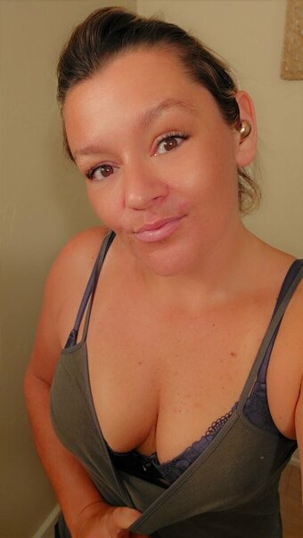 Basedmama / Basednormiemama Nude Leaks OnlyFans Photo 3