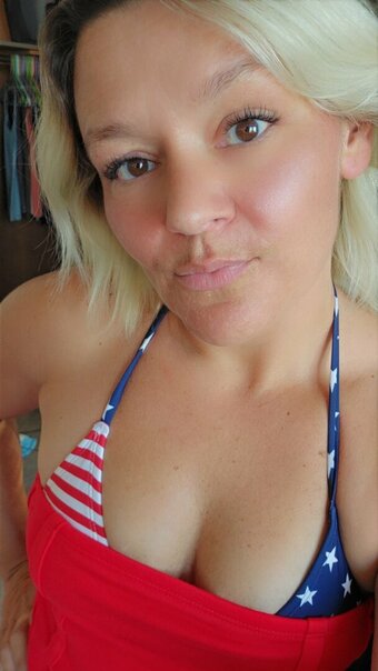 Basedmama / Basednormiemama Nude Leaks OnlyFans Photo 6