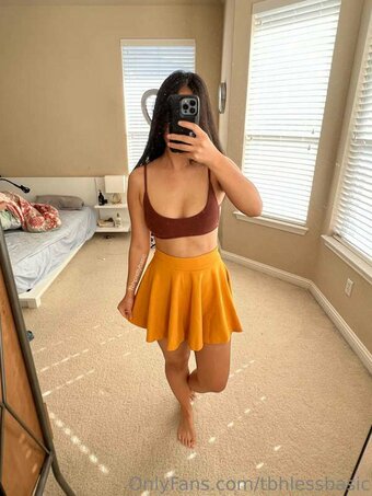 Basic Girl / tbhlessbasic / yourfuturepixarmom Nude Leaks OnlyFans Photo 3