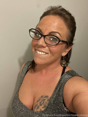 basicbitchbakerybooty Nude Leaks Photo 2