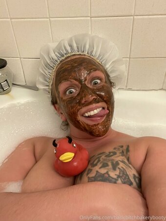basicbitchbakerybooty Nude Leaks Photo 7