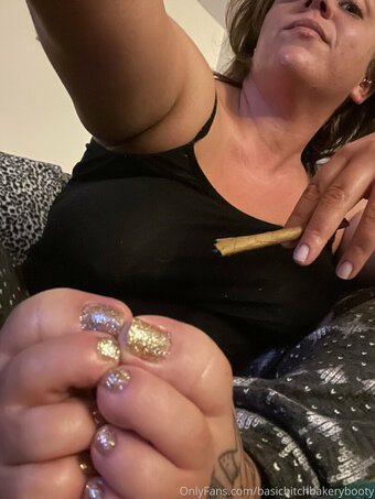 basicbitchbakerybooty Nude Leaks Photo 9