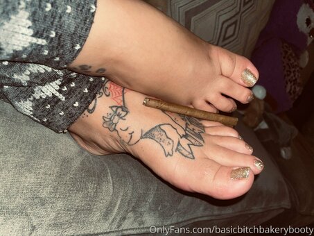 basicbitchbakerybooty Nude Leaks Photo 11