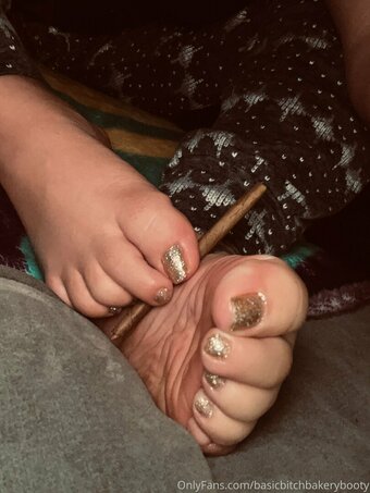 basicbitchbakerybooty Nude Leaks Photo 12