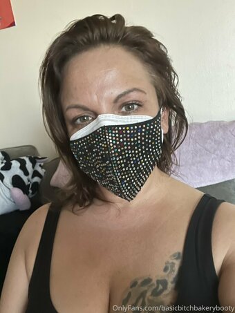 basicbitchbakerybooty Nude Leaks Photo 15