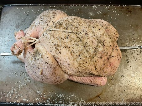 basicbitchbakerybooty Nude Leaks Photo 16