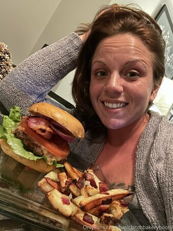 basicbitchbakerybooty Nude Leaks Photo 19