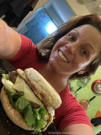 basicbitchbakerybooty Nude Leaks Photo 28