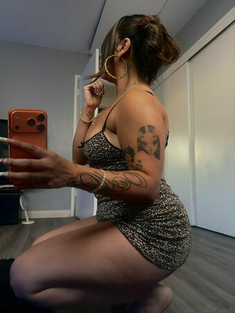 BasicEdith / Twitter.com Nude Leaks Photo 2