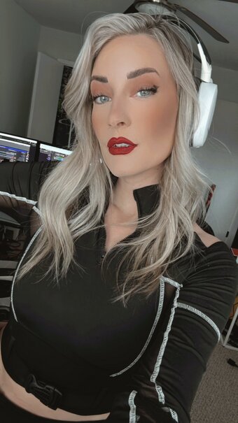 BasicWitGirl / tbhlessbasic Nude Leaks OnlyFans Photo 26