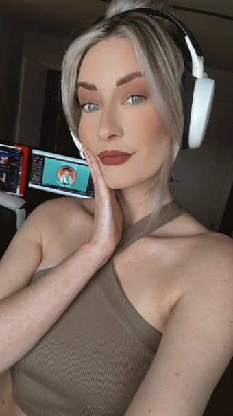 BasicWitGirl / tbhlessbasic Nude Leaks OnlyFans Photo 28