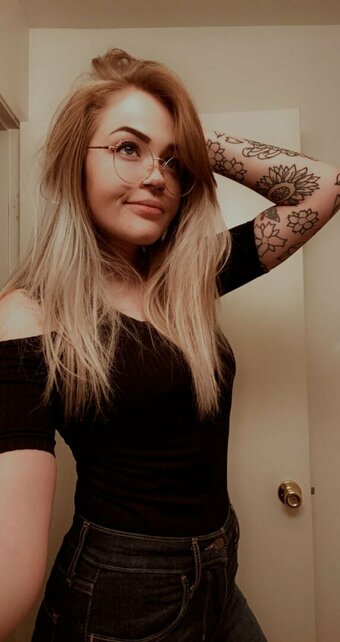 Bassbby_val / Stellakaty69 / valerie_wilsonn Nude Leaks OnlyFans Photo 1