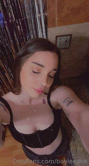 bayleeann Nude Leaks Photo 12