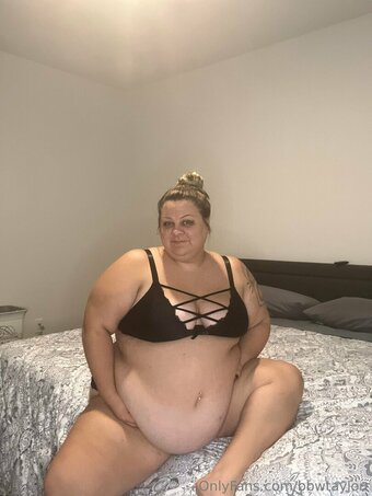 bbwtaylorr Nude Leaks Photo 11