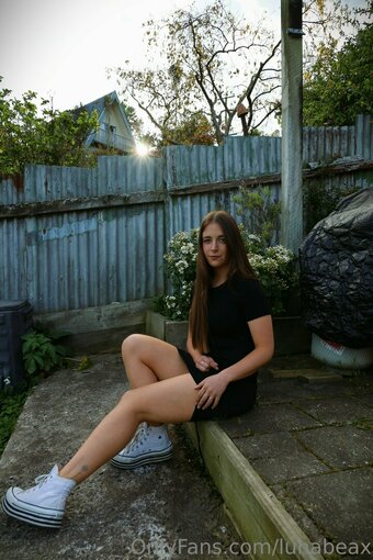 bea_zee Nude Leaks Photo 6