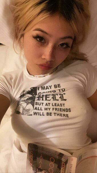 Beabadoobee / oddlydew / radvxz Nude Leaks OnlyFans Photo 2