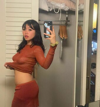 Beabadoobee / oddlydew / radvxz Nude Leaks OnlyFans Photo 3