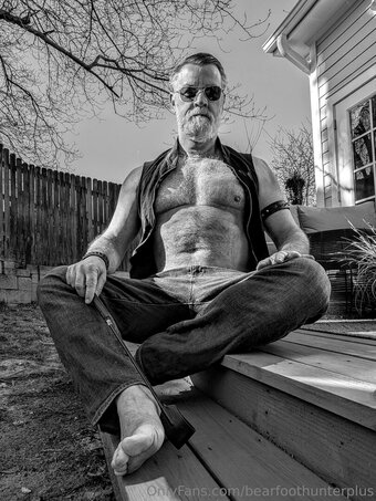 bearfoothunterplus Nude Leaks Photo 1