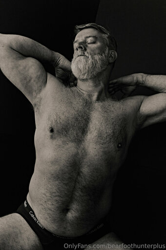 bearfoothunterplus Nude Leaks Photo 6