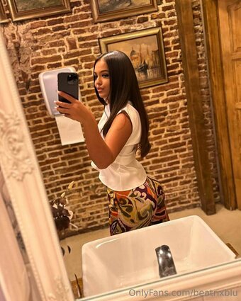 beatrixblu Nude Leaks Photo 17