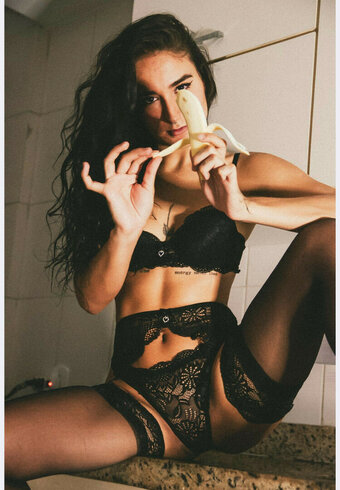 becalansky Nude Leaks Photo 2