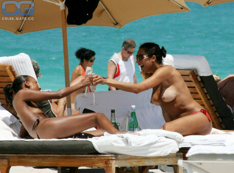 Becker Lilly Nude Leaks Photo 7