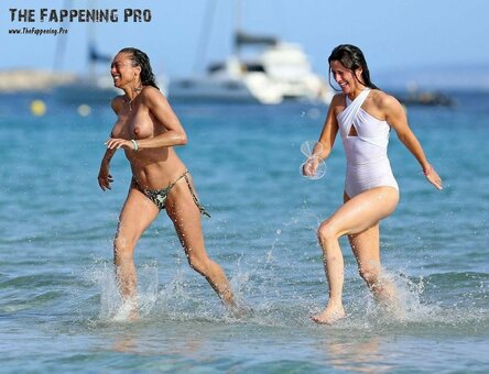 Becker Lilly Nude Leaks Photo 12