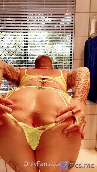 becrawlings Nude Leaks Photo 3