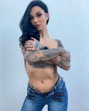 Bee Phillips / beephillips / beephillips__ Nude Leaks OnlyFans Photo 14