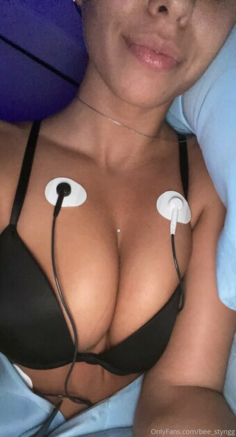 bee_styngg Nude Leaks Photo 13