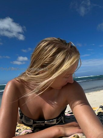 beebeel25 Nude Leaks Photo 3