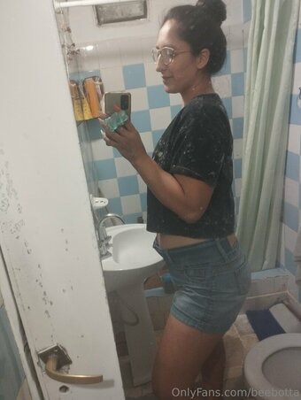 beebotta Nude Leaks Photo 19
