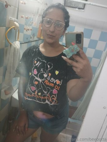 beebotta Nude Leaks Photo 21