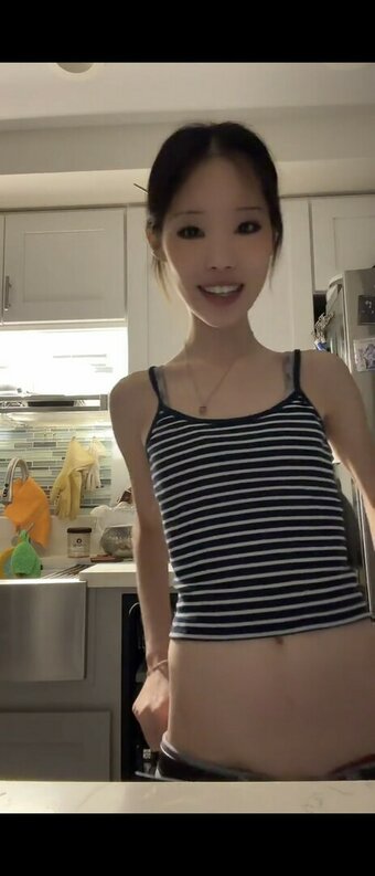 Beesobased / Basedxbee Nude Leaks Photo 10