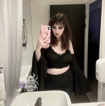 BeetleBroth / beetlebroth666 / beetlebrothh / beetlebrothx Nude Leaks OnlyFans Photo 1