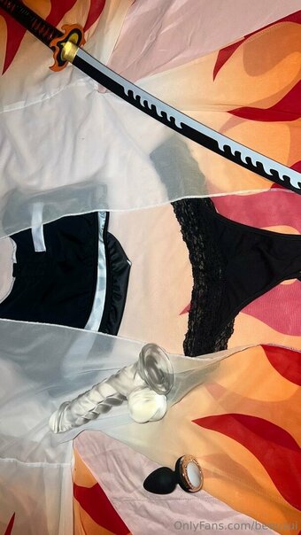 beeuzui Nude Leaks Photo 13