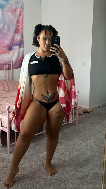 beeuzui Nude Leaks Photo 14