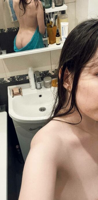beezzz / bbeezzz Nude Leaks Photo 13