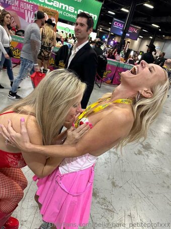 Bella Bare / bella_bare_petiteprofxxx / bellabare1andonly Nude Leaks OnlyFans Photo 2