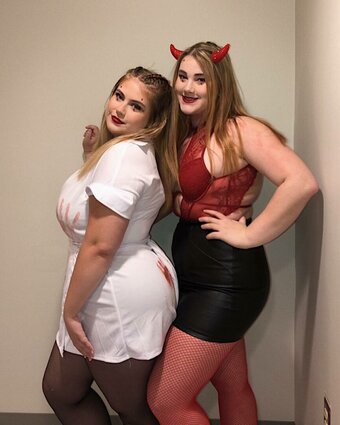 bella.stephens / pokebella Nude Leaks OnlyFans Photo 10