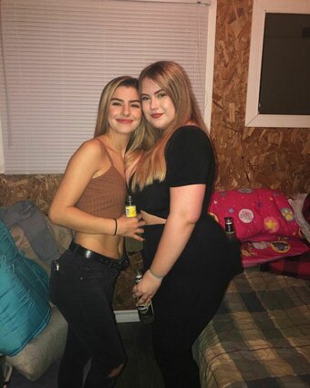 bella.stephens / pokebella Nude Leaks OnlyFans Photo 16