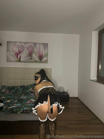 bellaauroraaaa Nude Leaks Photo 29