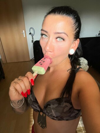 Bellabisschenanders Nude Leaks Photo 4